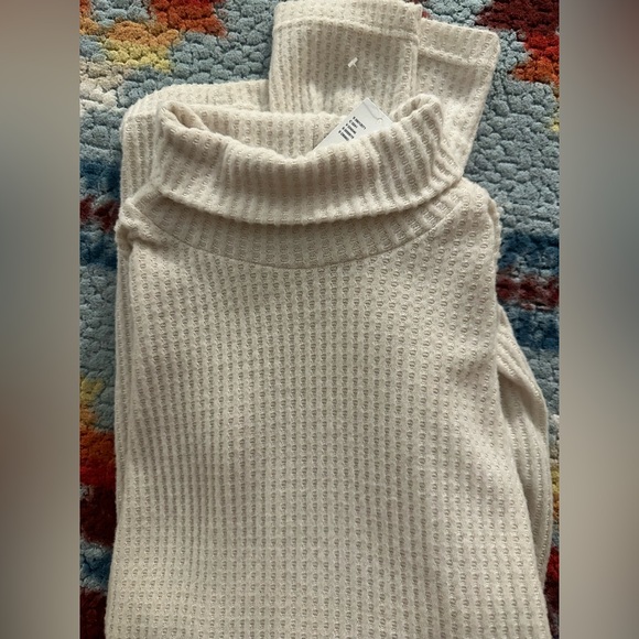 Urban Outfitters Turtle Neck Longline Sweater - Picture 6 of 7